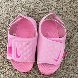 Nike riddle sandals